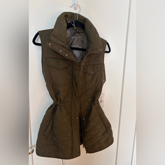 Bernardo Khaki Quilted Vest, M, water repellent. NWT - Picture 2 of 9